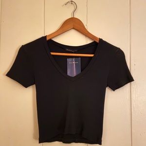 Brandy Melville- NWT, black, cropped top